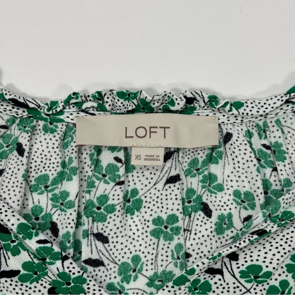 Ann Taylor Loft Women's XS Clover Long Sleeve Ruffle Blouse Top Shirt Soft Cute - Picture 3 of 4